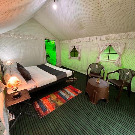 Himalayan Riverside Swiss Cottage Tents, Manali Kültér fotó