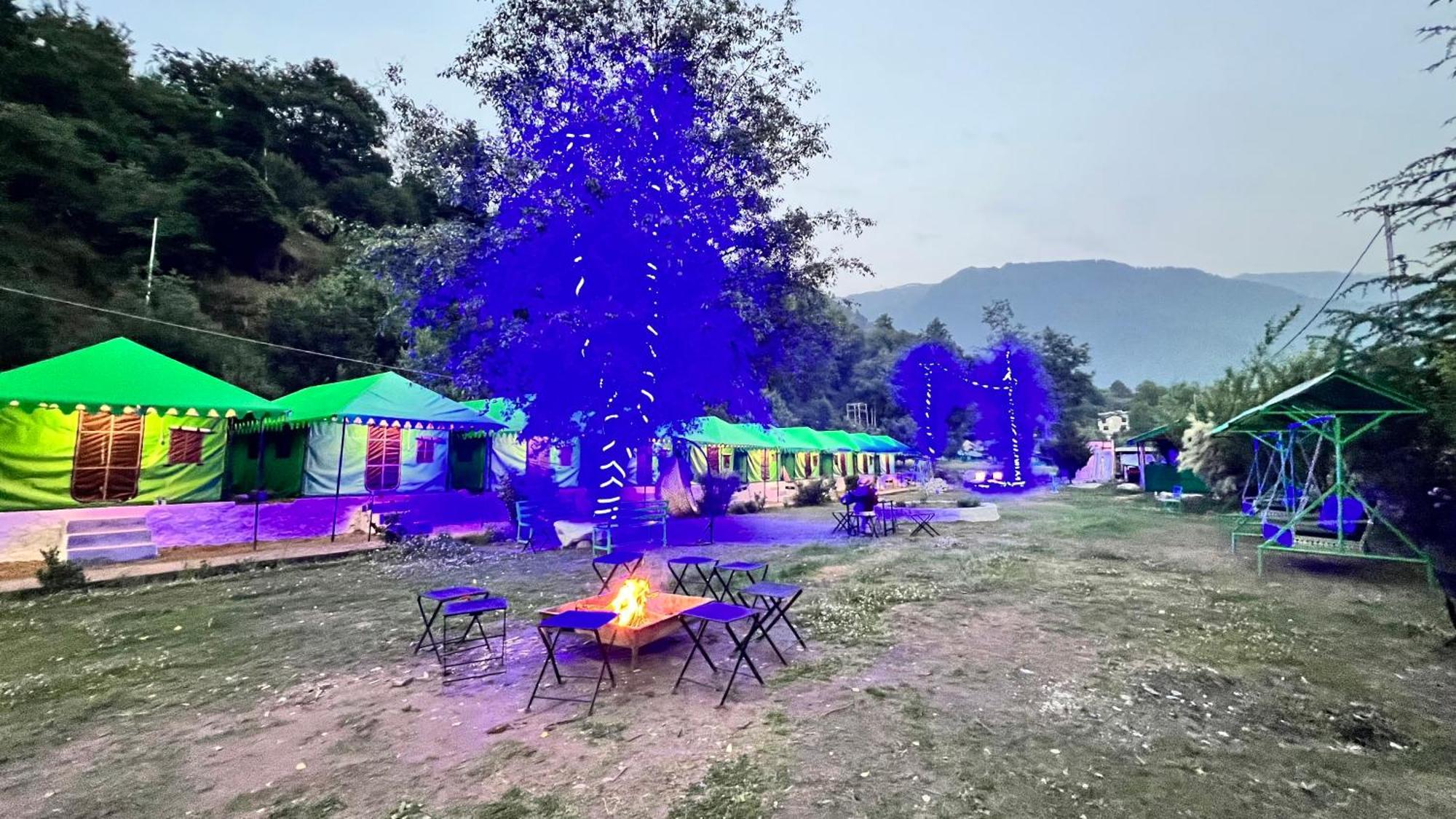 Himalayan Riverside Swiss Cottage Tents, Manali Kültér fotó