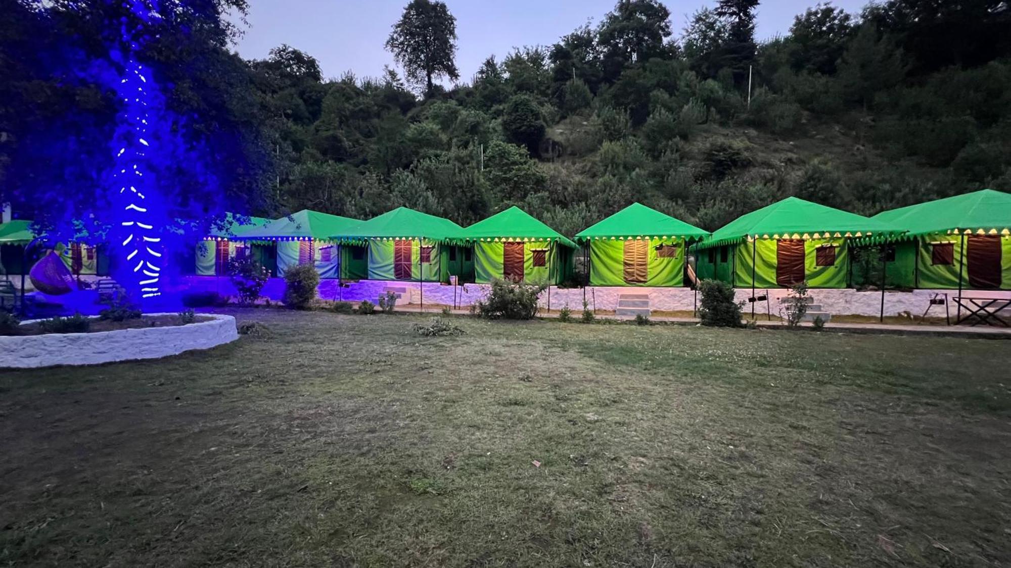Himalayan Riverside Swiss Cottage Tents, Manali Kültér fotó