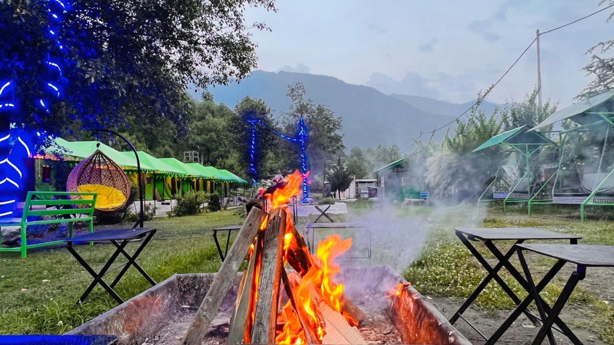 Himalayan Riverside Swiss Cottage Tents, Manali Kültér fotó