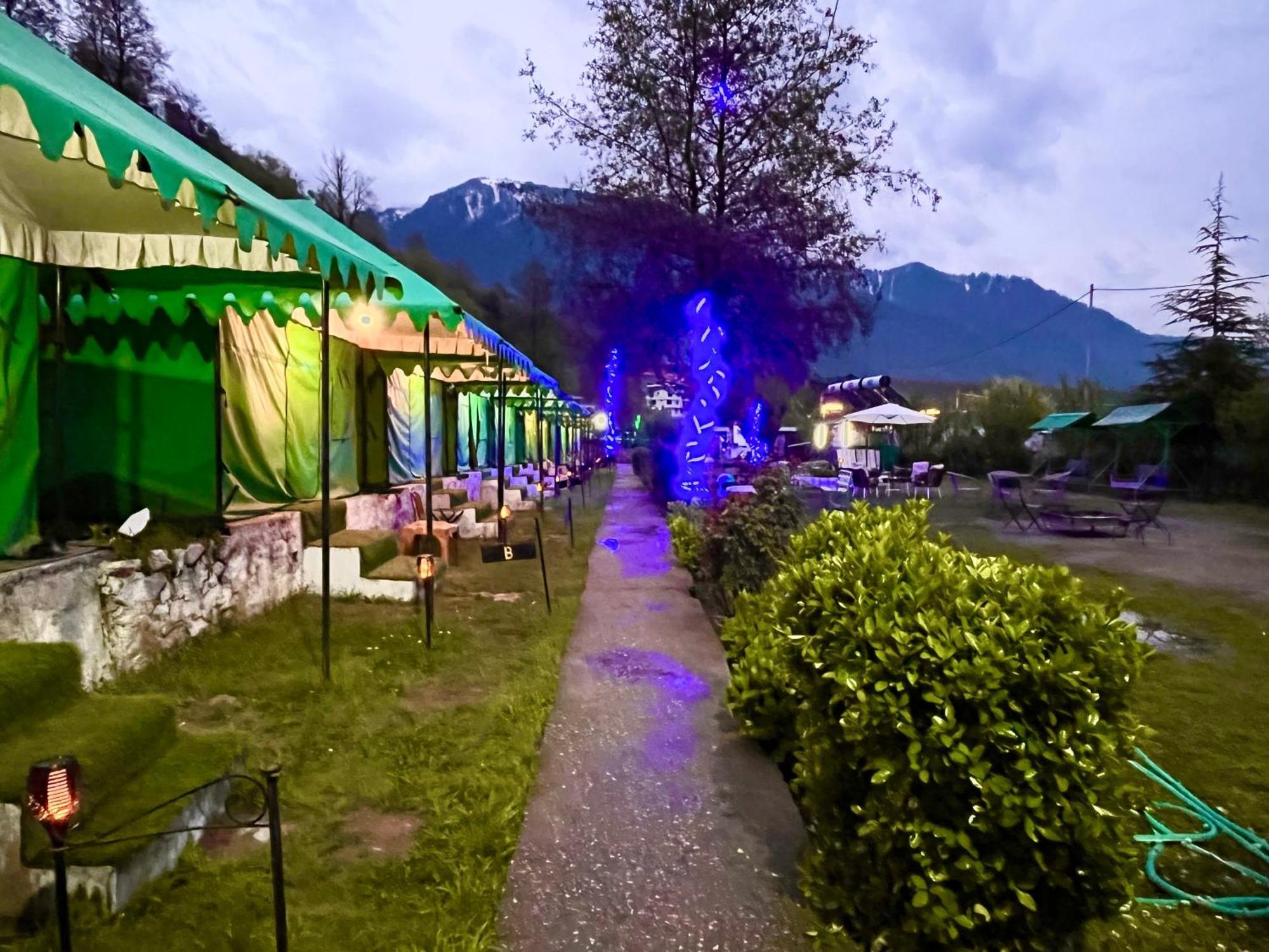 Himalayan Riverside Swiss Cottage Tents, Manali Kültér fotó